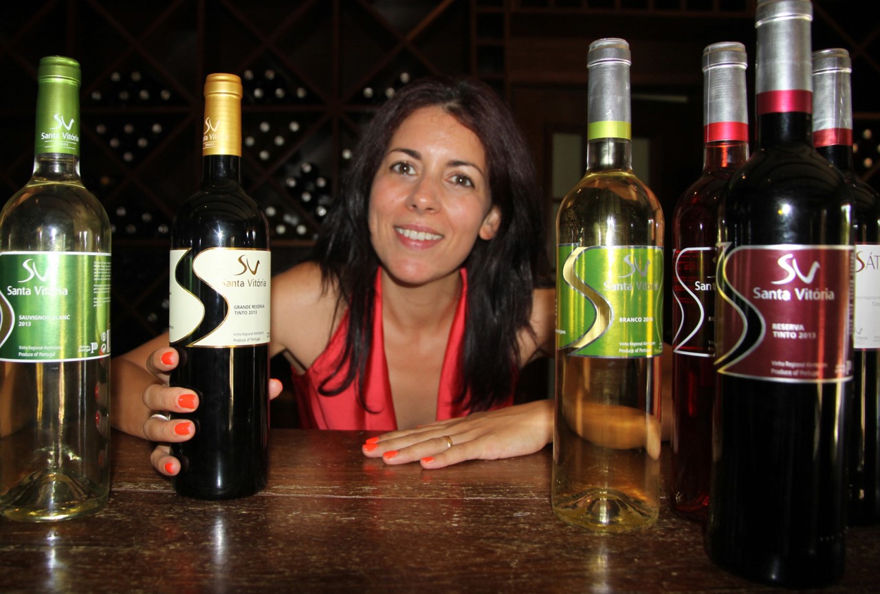 Stolz auf ihre Produkte: Weinherstellerin Patrícia Peixoto. Foto: Michael Juhran 