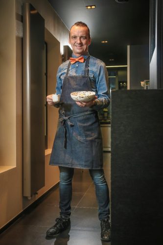 Luc Bellings schließt seinen Sternetempel und will mit einem anderen Konzept der Gastronomie erhalten bleiben. Foto: Photo News