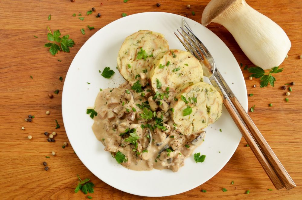 Rezeptidee: Serviettenknödel mit Pilzragout – Apéro